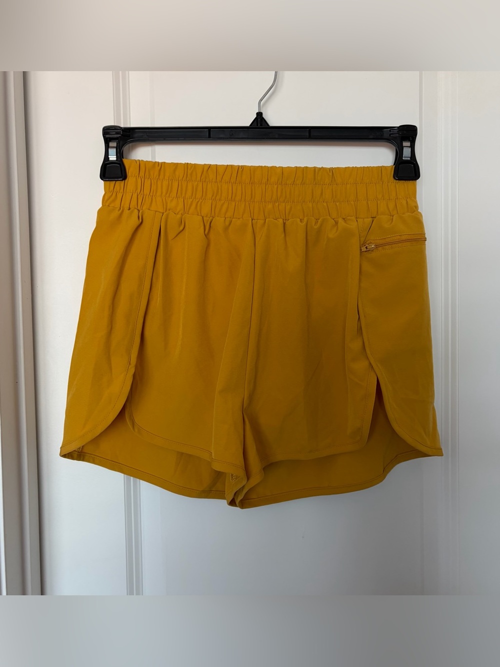 Lalala- Mustard Yellow Athletic Shorts with Elastic Waist and Zip Pocket
Size M
